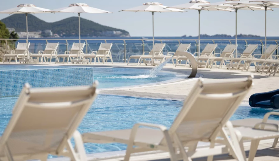 Lemonia Pool